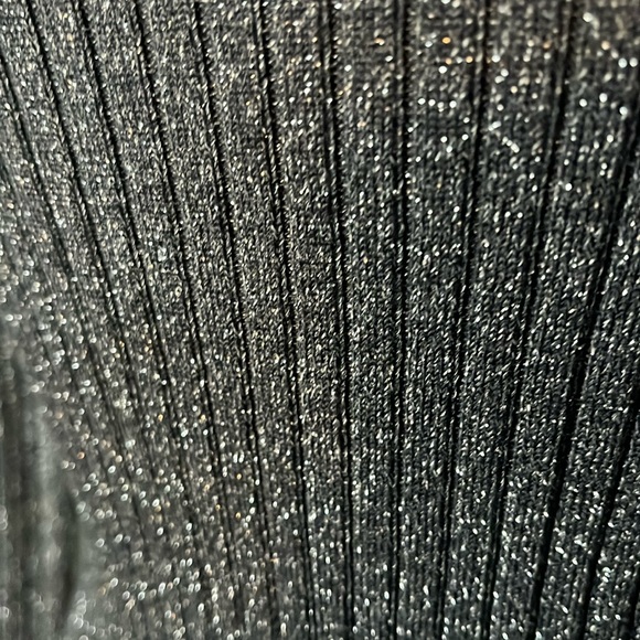 EUC INC Glittering Grey Turtleneck Sweater Sz M - Picture 2 of 10